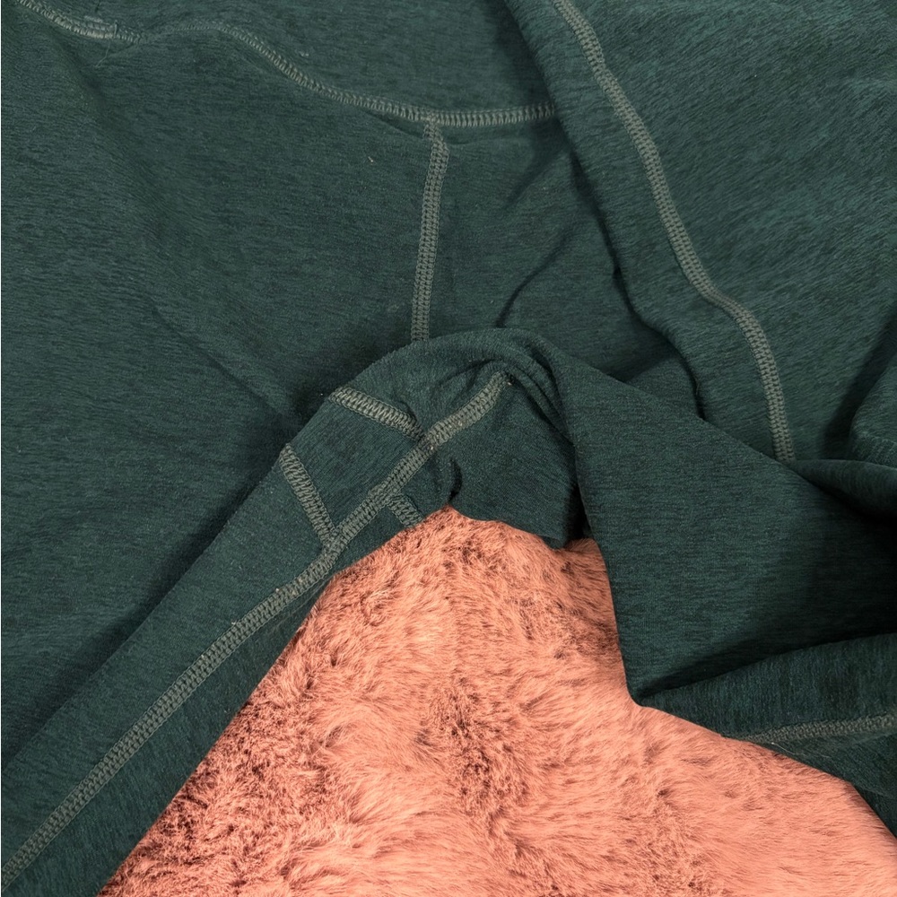 Vuori Green Leggings High-Waisted Seamless Design - Picture 6 of 7